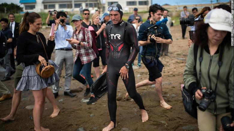 Ben Lecomte enters the Pacific.jpg