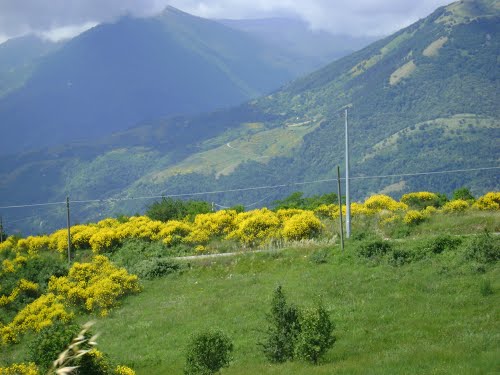 Near Morra de Sanctis, Campania.jpg