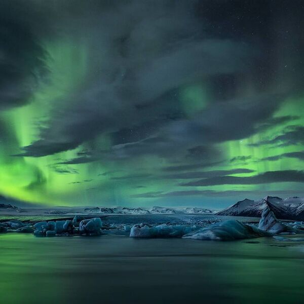 File:Green dragon over Iceland 2015 Belegurshi.jpg