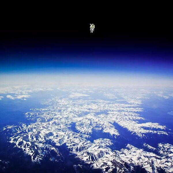 File:Spacewalk first untethered.jpg