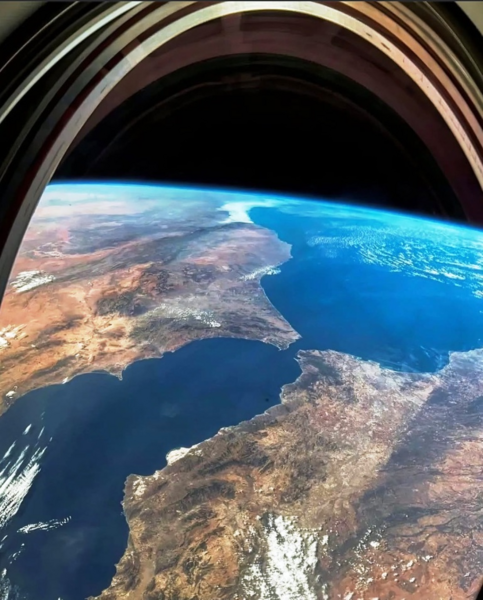 File:Strait of Gibraltar - NASA-ISS.png